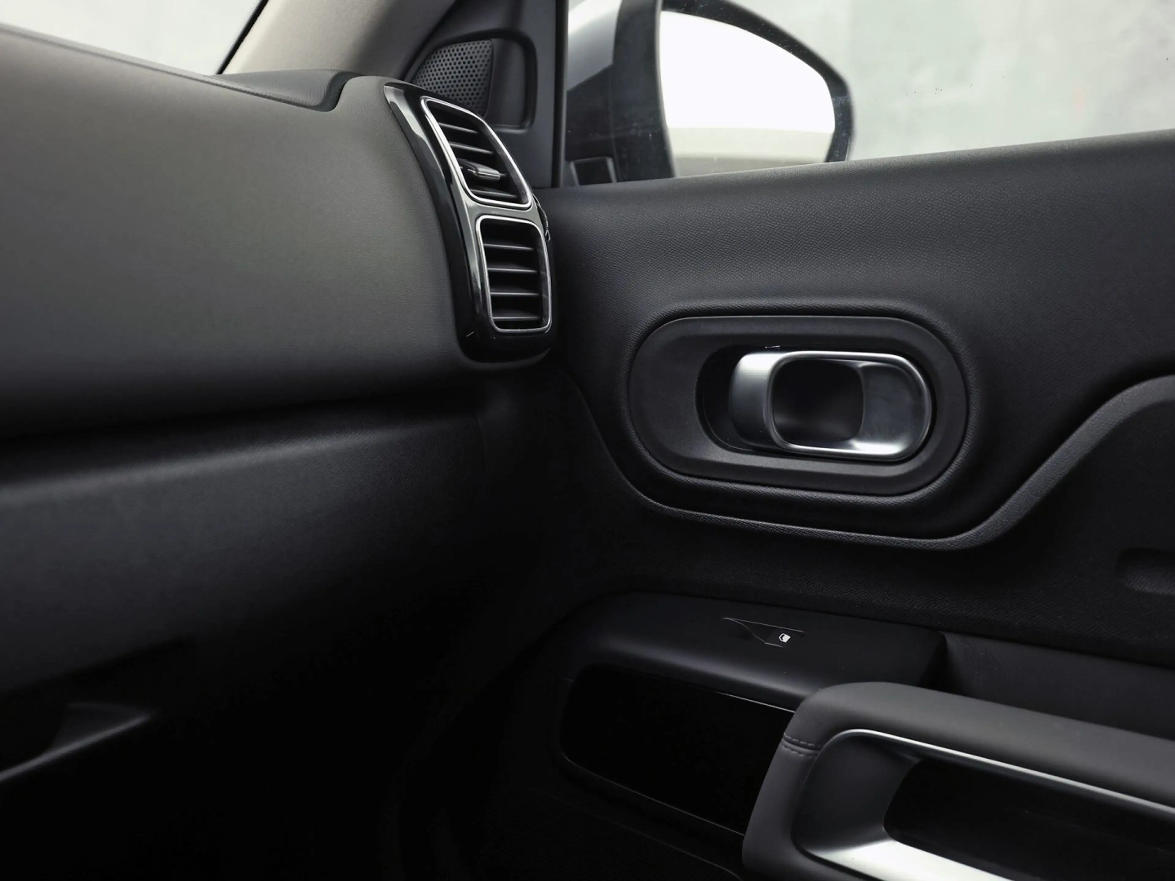 Citroen C5 Aircross 1.2 PureTech Sport (VIRTUAL COCKPIT, APPLE CARPLAY — photo 31