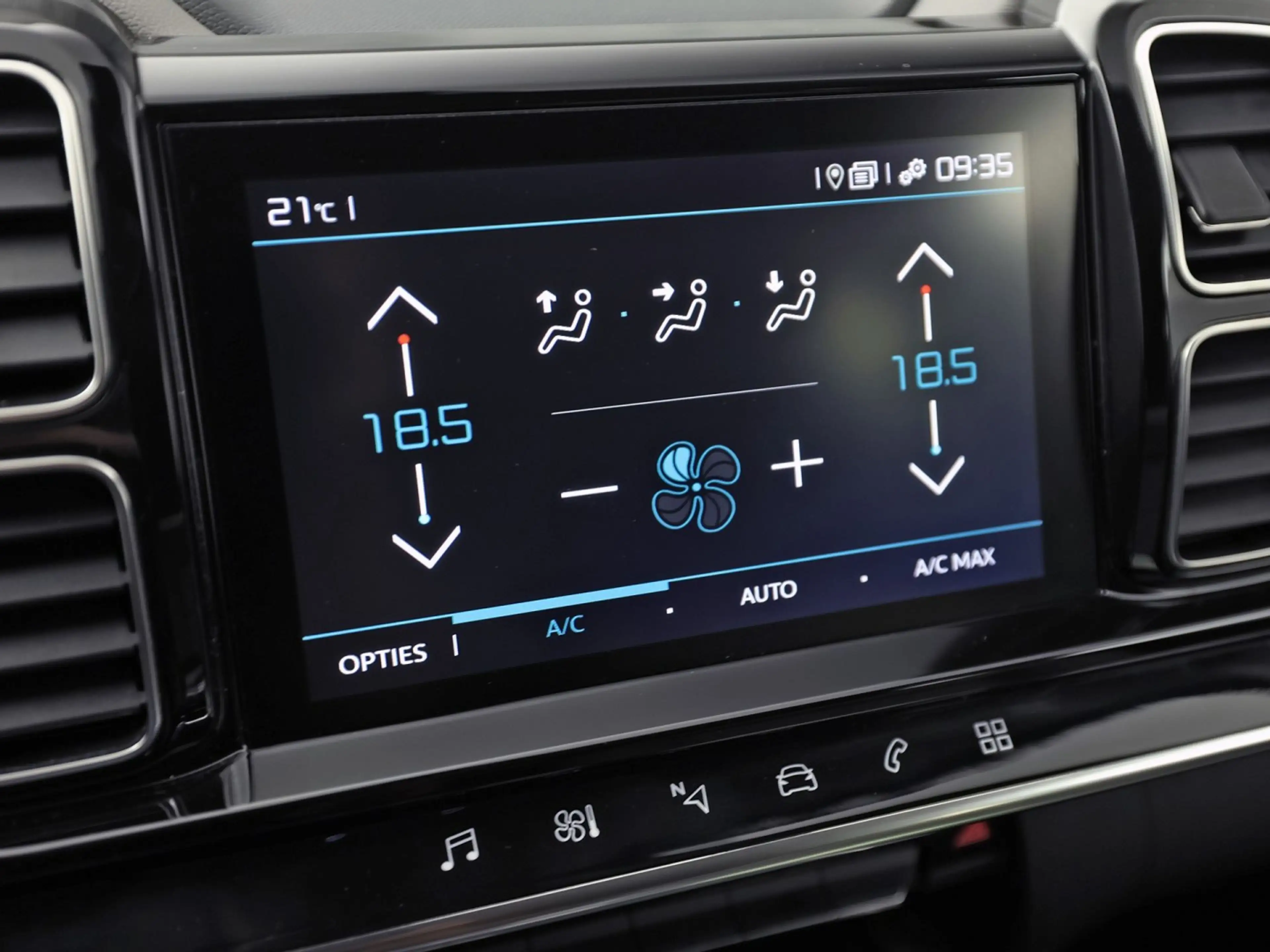Citroen C5 Aircross 1.2 PureTech Sport (VIRTUAL COCKPIT, APPLE CARPLAY — photo 25