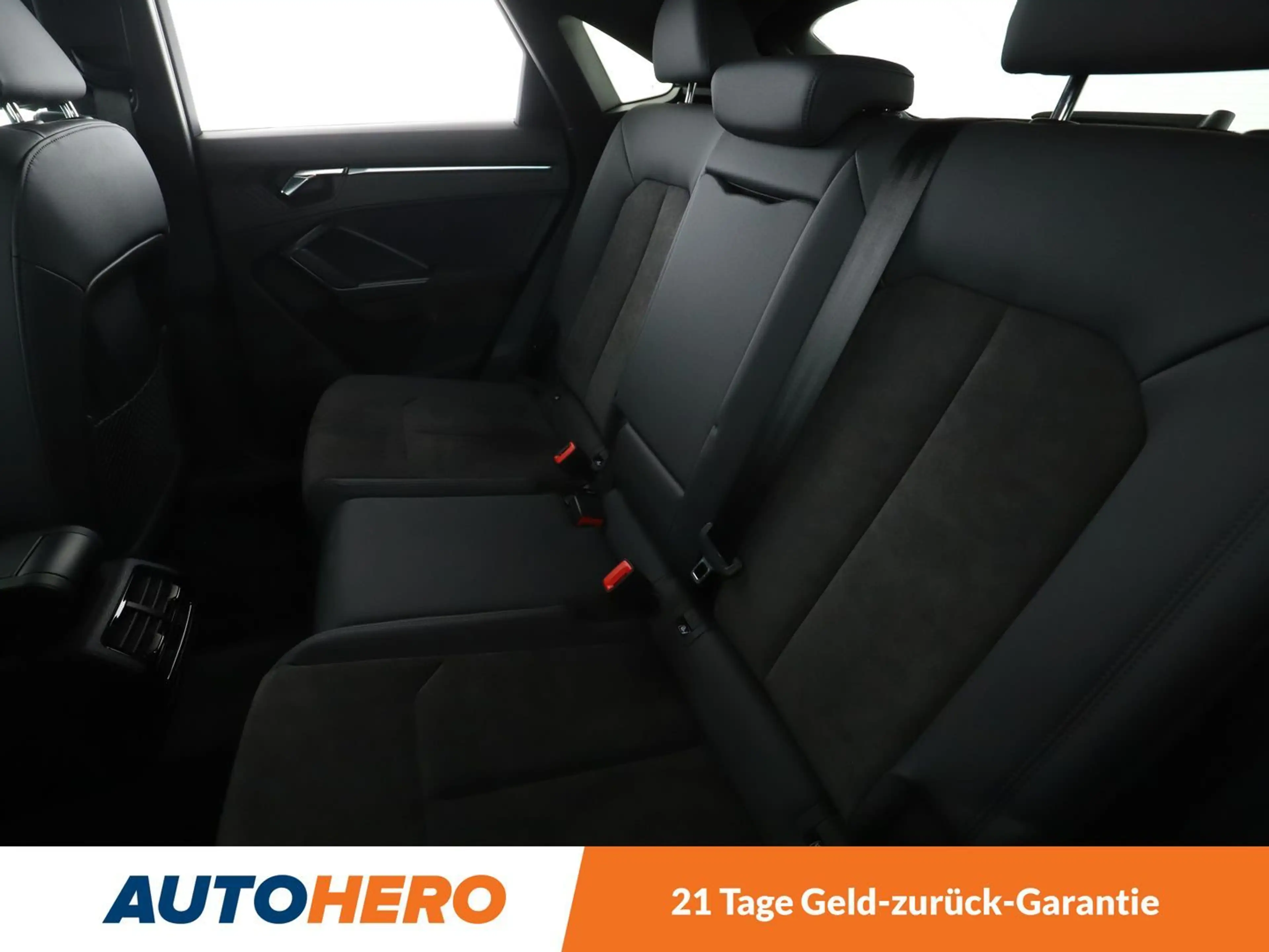 Audi RS Q3 2.5 TFSI quattro Aut.*LED*PDC*SHZ*PANO*RS-ABGAS — photo 14