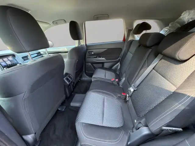 Mitsubishi Outlander view 9