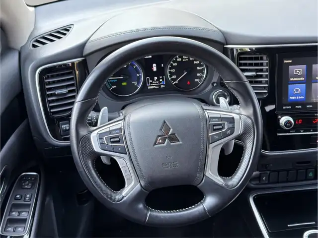 Mitsubishi Outlander view 11