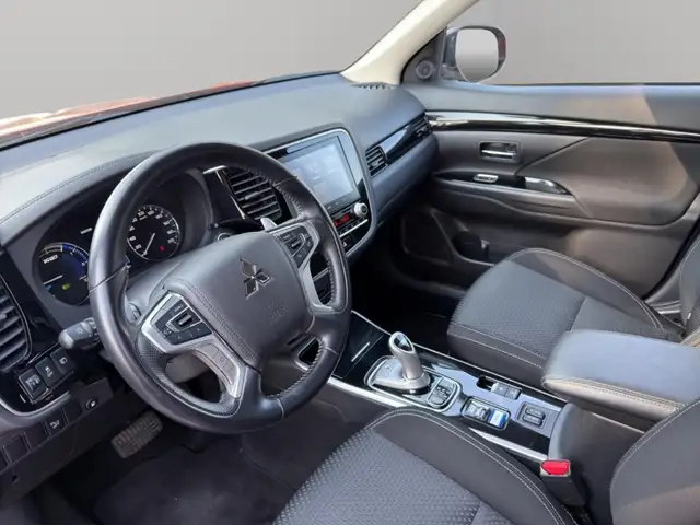 Mitsubishi Outlander view 7