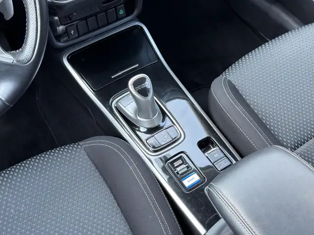 Mitsubishi Outlander view 13