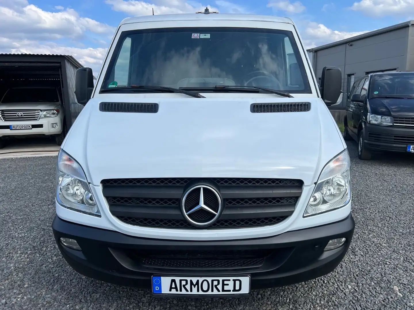Mercedes-Benz Sprinter II 319 CDI*GEPANZERT*ARMORED*V6*AUTOMAT Weiß - 2