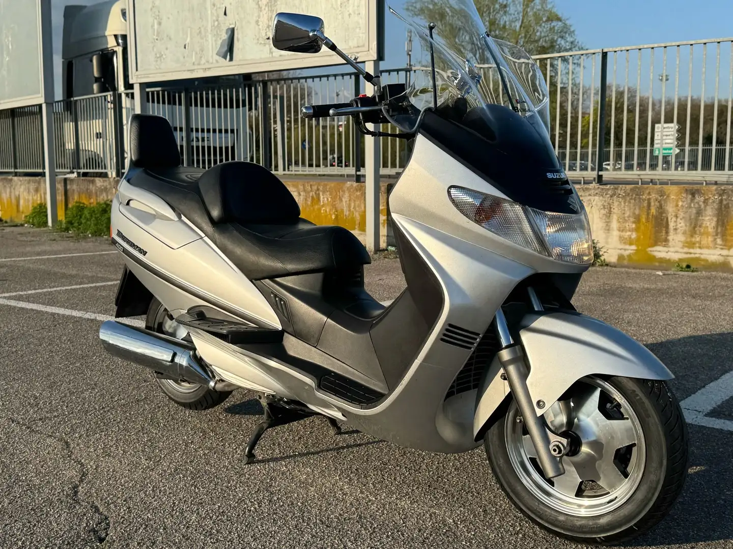 Suzuki Burgman 400 Argintiu - 2