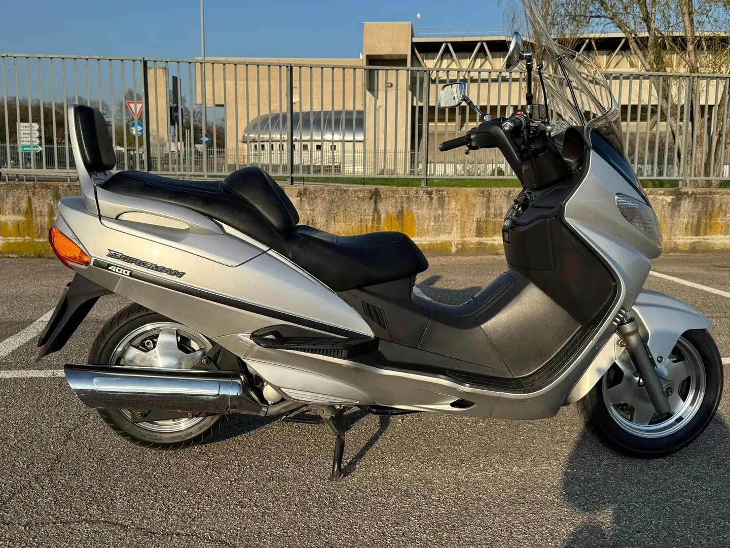 Suzuki Burgman 400 Argintiu - 1