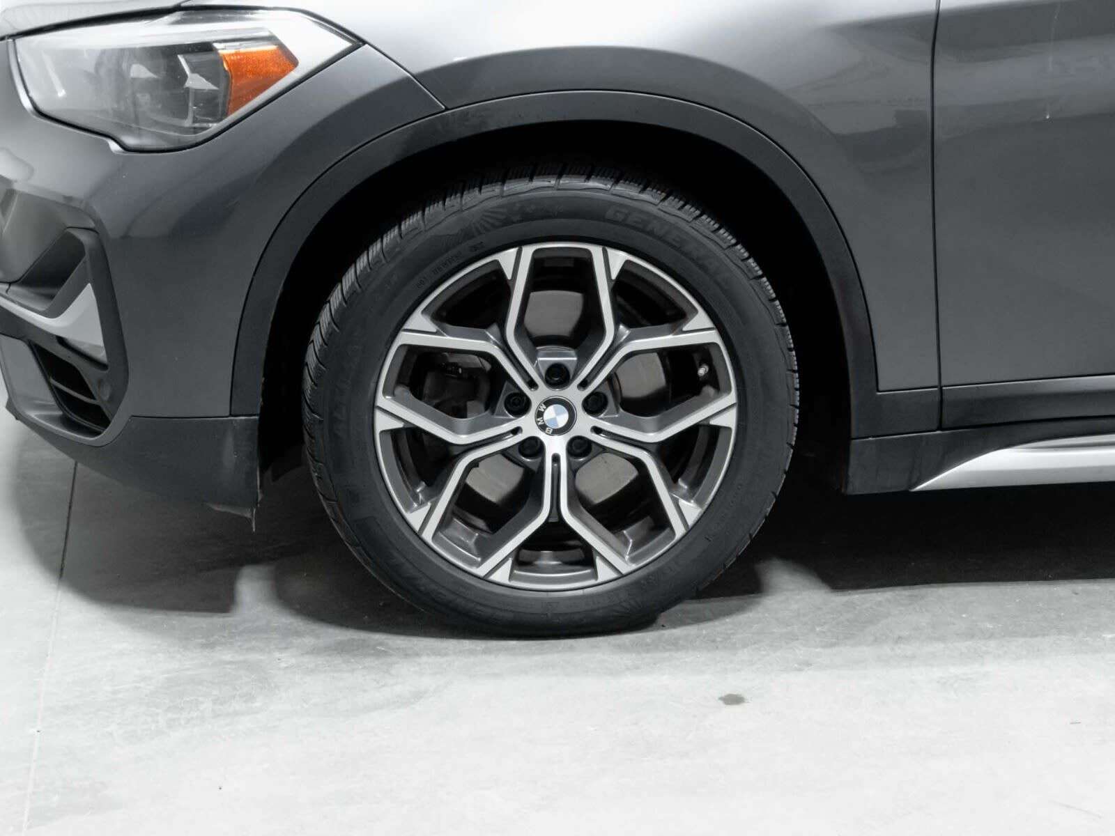 2020 BMW X1 xDrive28i 2.0L I4 TURBO AWD, HTD SEATS, SUNROOF, N — снимка 1