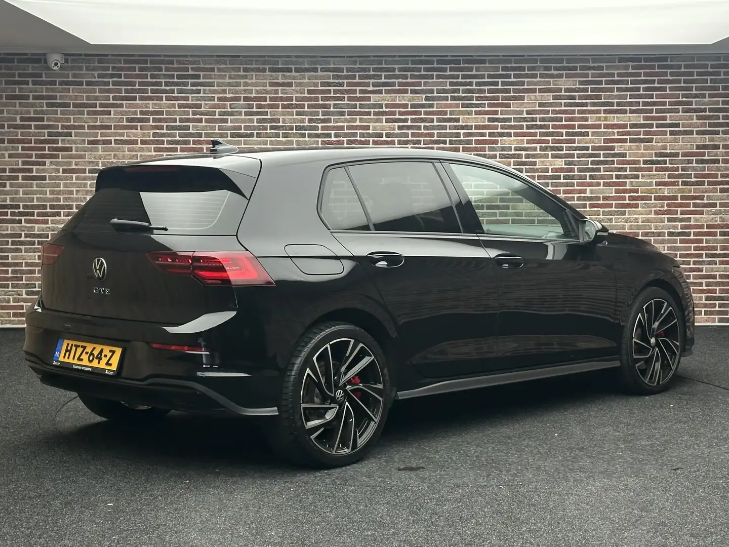 Volkswagen Golf GTE 1.4 eHybrid IQ Virtual Stuurwielvrwm Zwart - 2