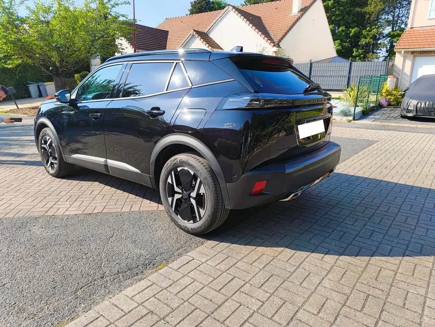 Peugeot 2008 Hybrid 136 e-DCS6 Allure Noir - 2