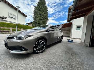 Auris TS 1,6 D-4D Active Standheizung!