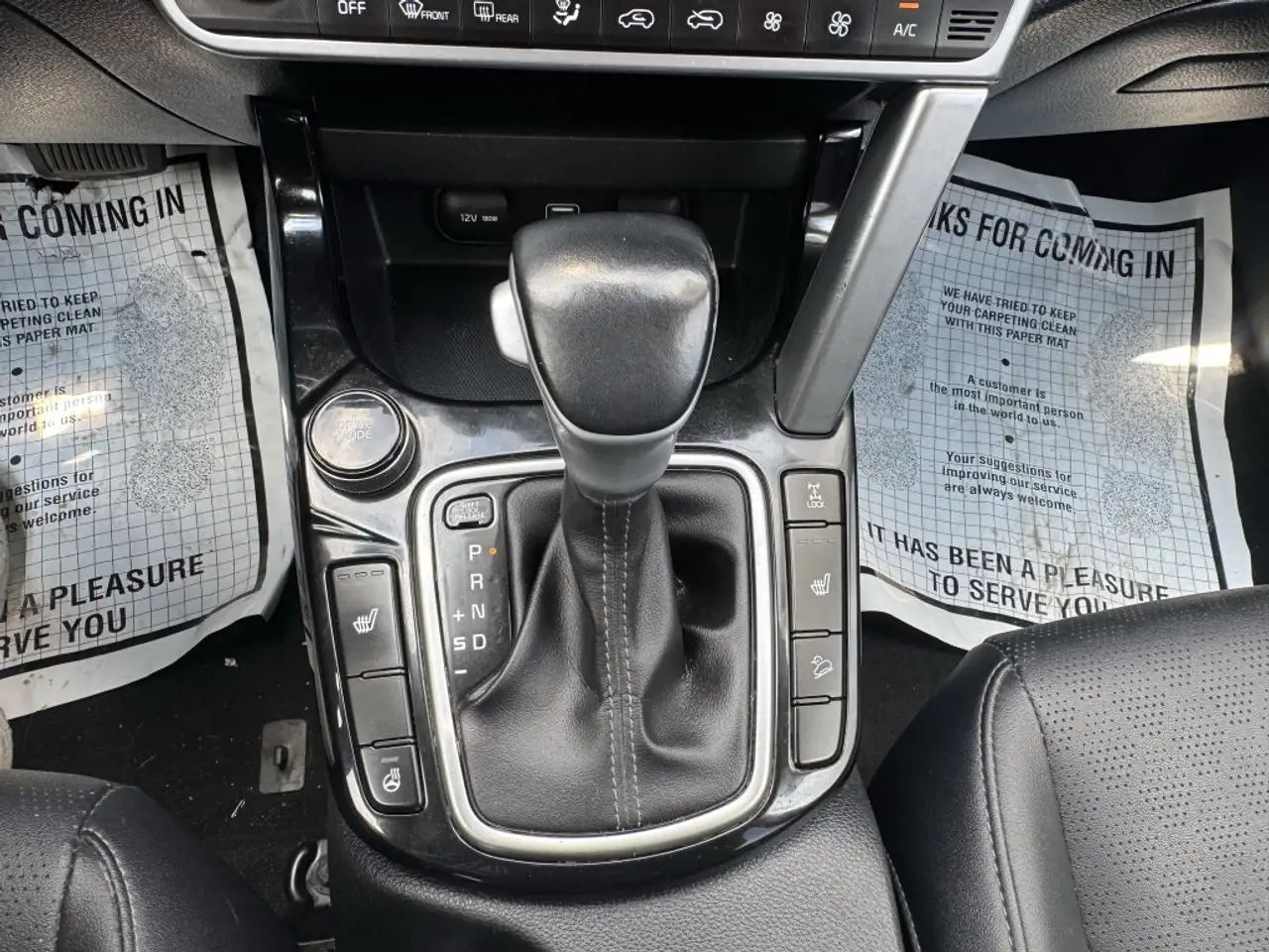 Kia Seltos снимка Kia Seltos