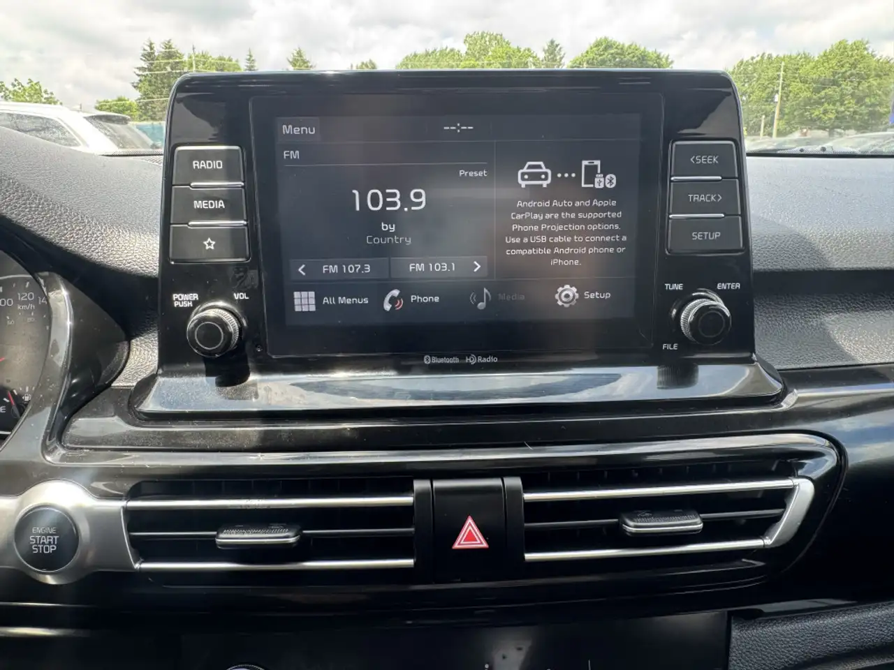 Kia Seltos снимка Kia Seltos