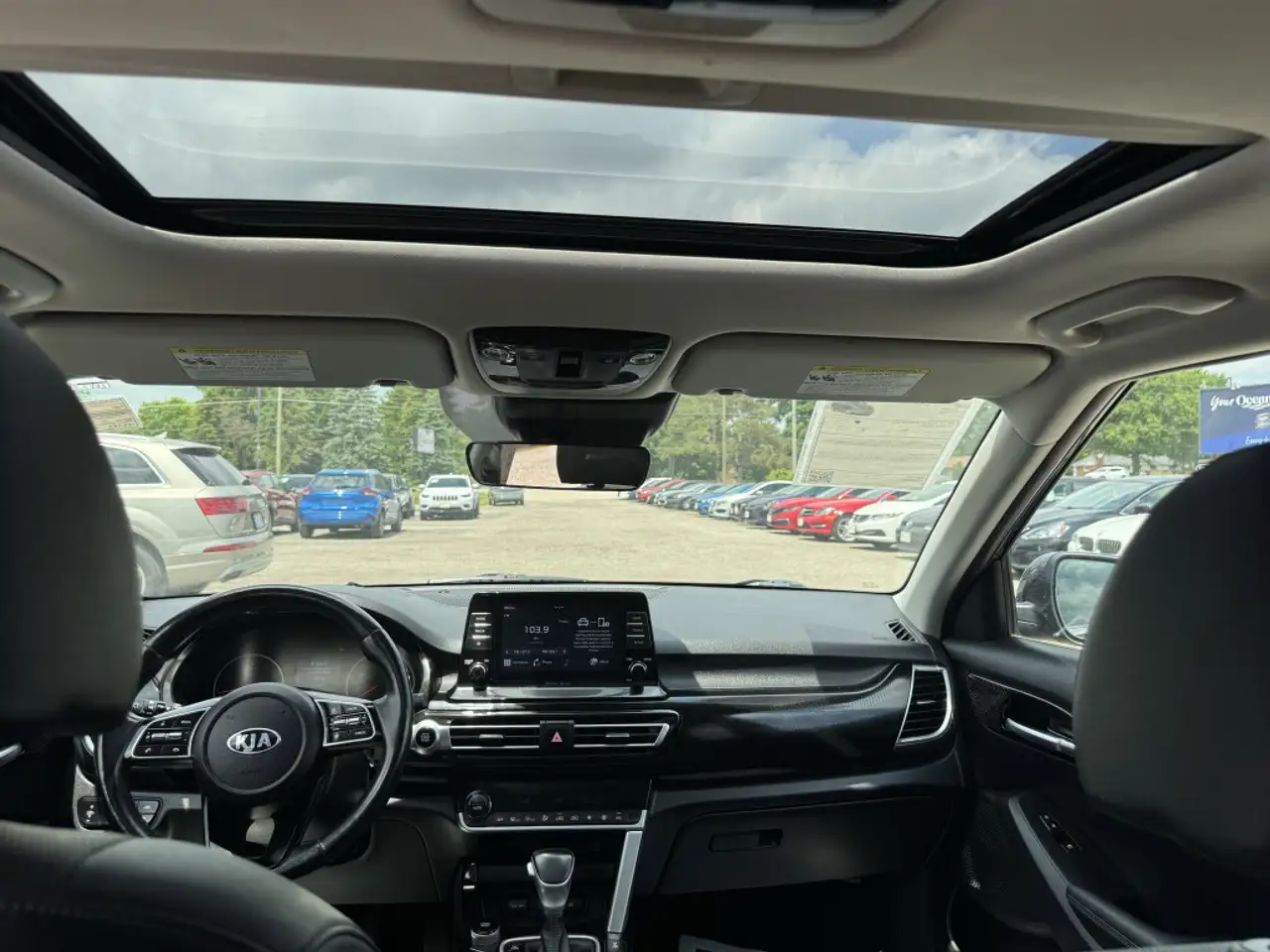 Kia Seltos снимка Kia Seltos