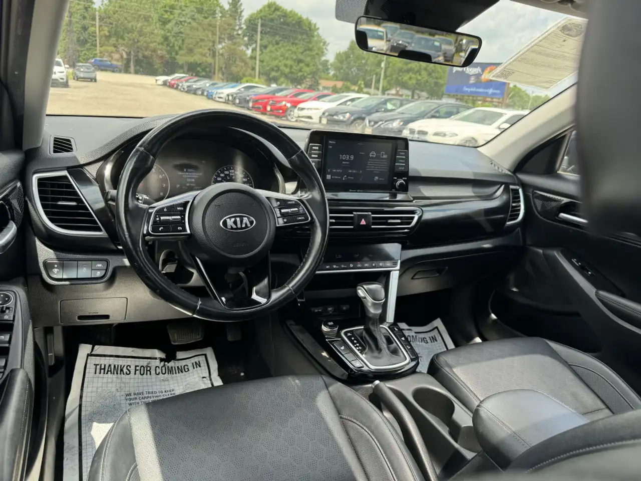 Kia Seltos снимка Kia Seltos