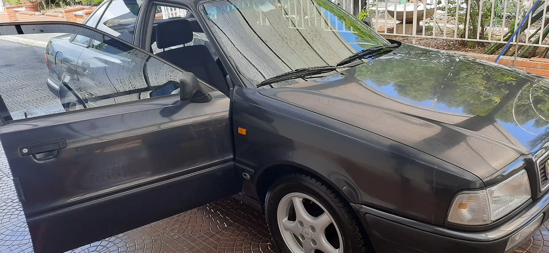 Audi 80 80 2.0 Comfort cat. Černá - 2