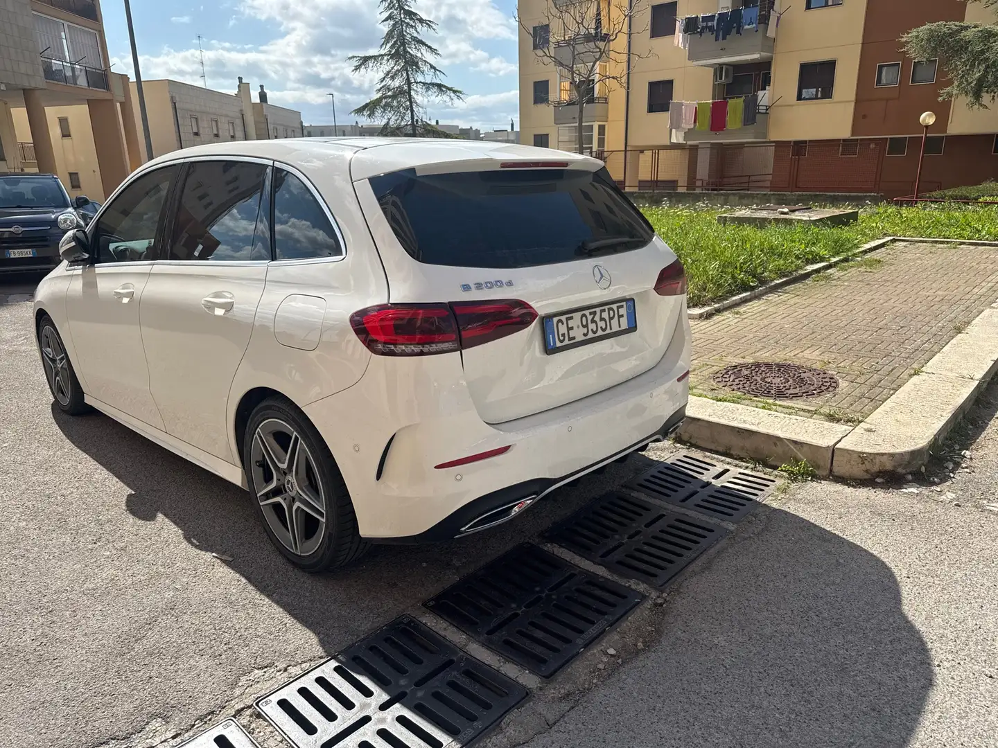 Mercedes-Benz B 200 d Premium auto - 2