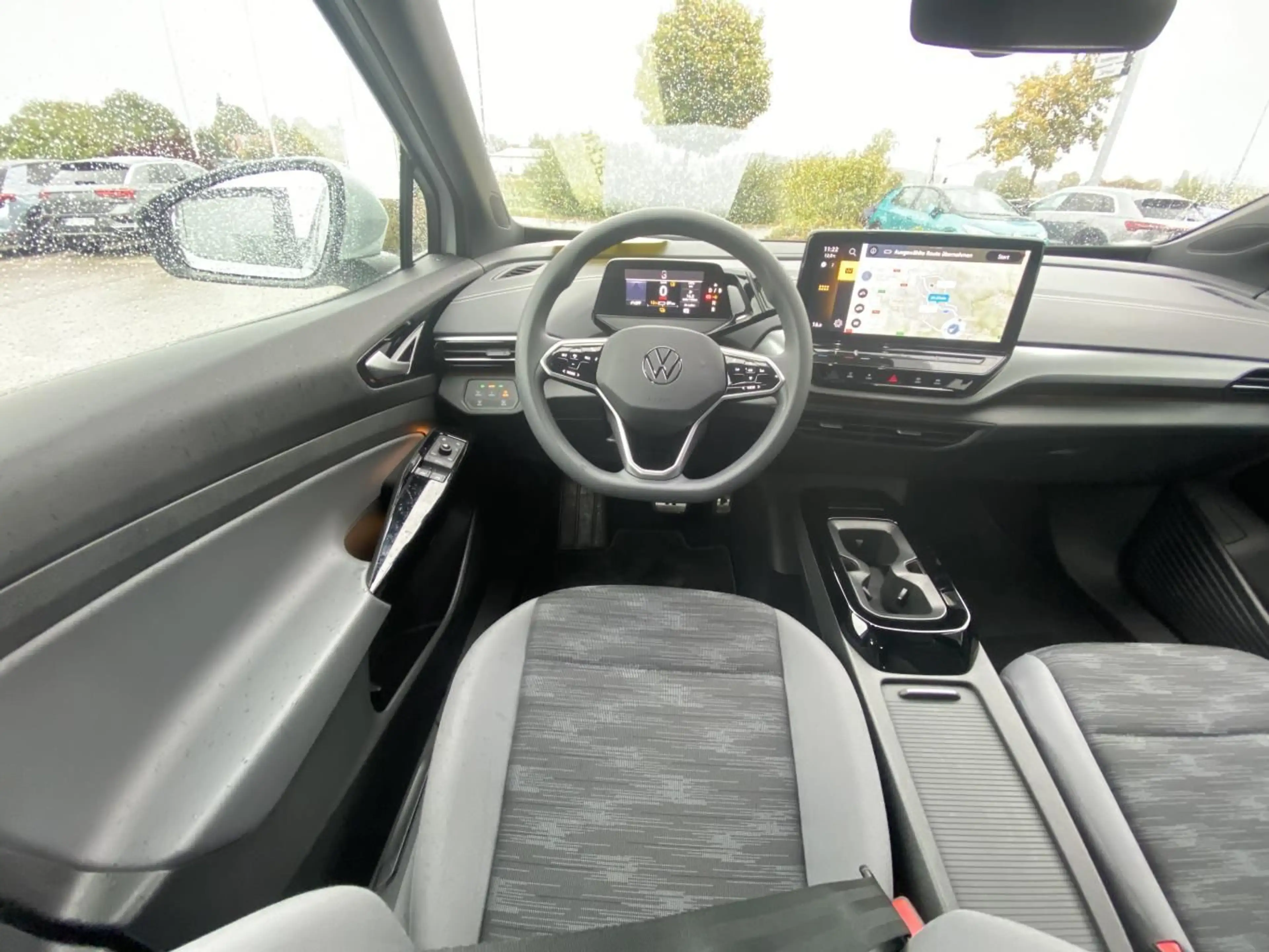 Volkswagen ID.5 PRO WÄRMEPUMPE+AHK+20"+APP-CONNECT+NAVI+LE — photo 12