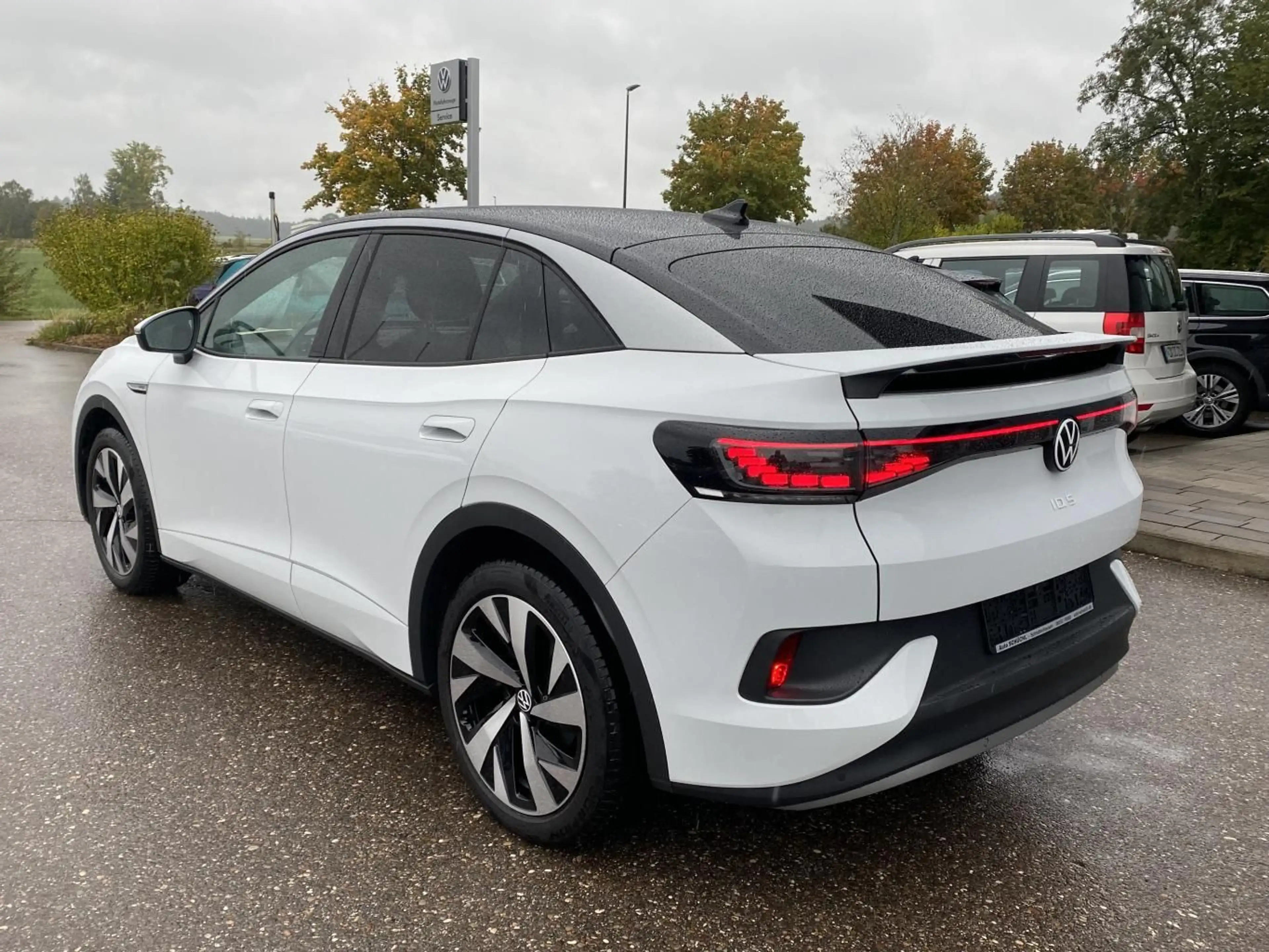Volkswagen ID.5 PRO WÄRMEPUMPE+AHK+20"+APP-CONNECT+NAVI+LE — photo 4