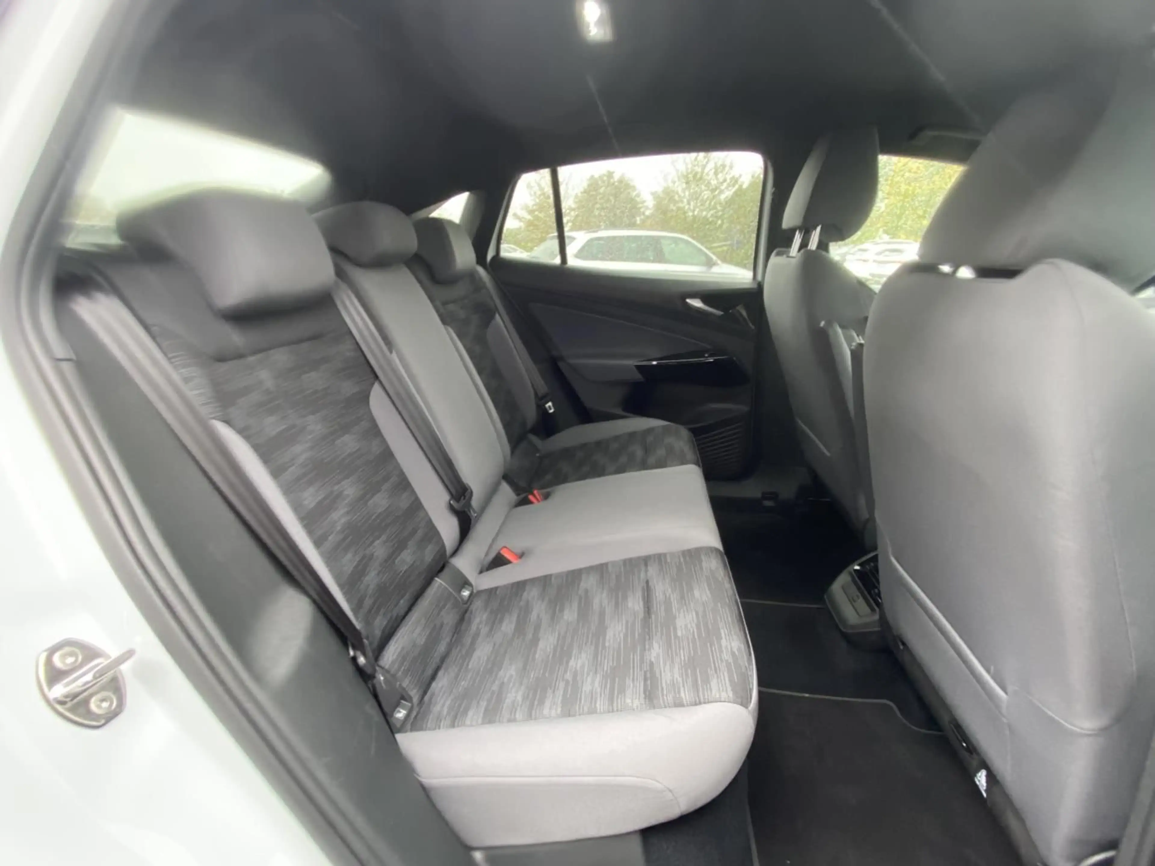 Volkswagen ID.5 PRO WÄRMEPUMPE+AHK+20"+APP-CONNECT+NAVI+LE — photo 15