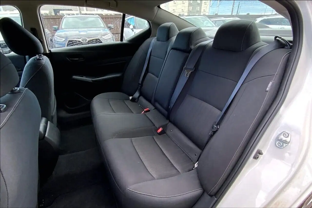 Nissan Altima снимка Nissan Altima