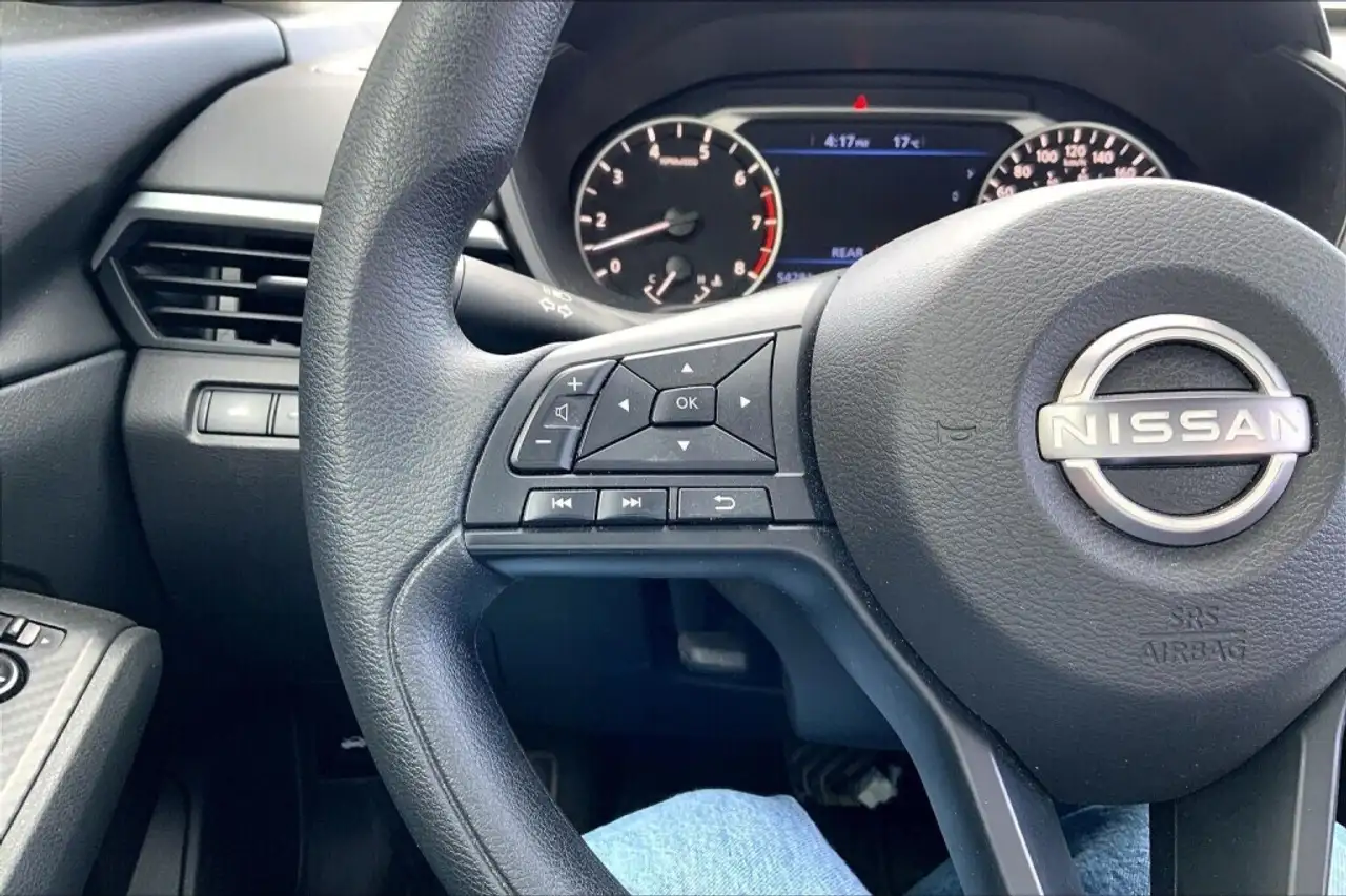 Nissan Altima снимка Nissan Altima