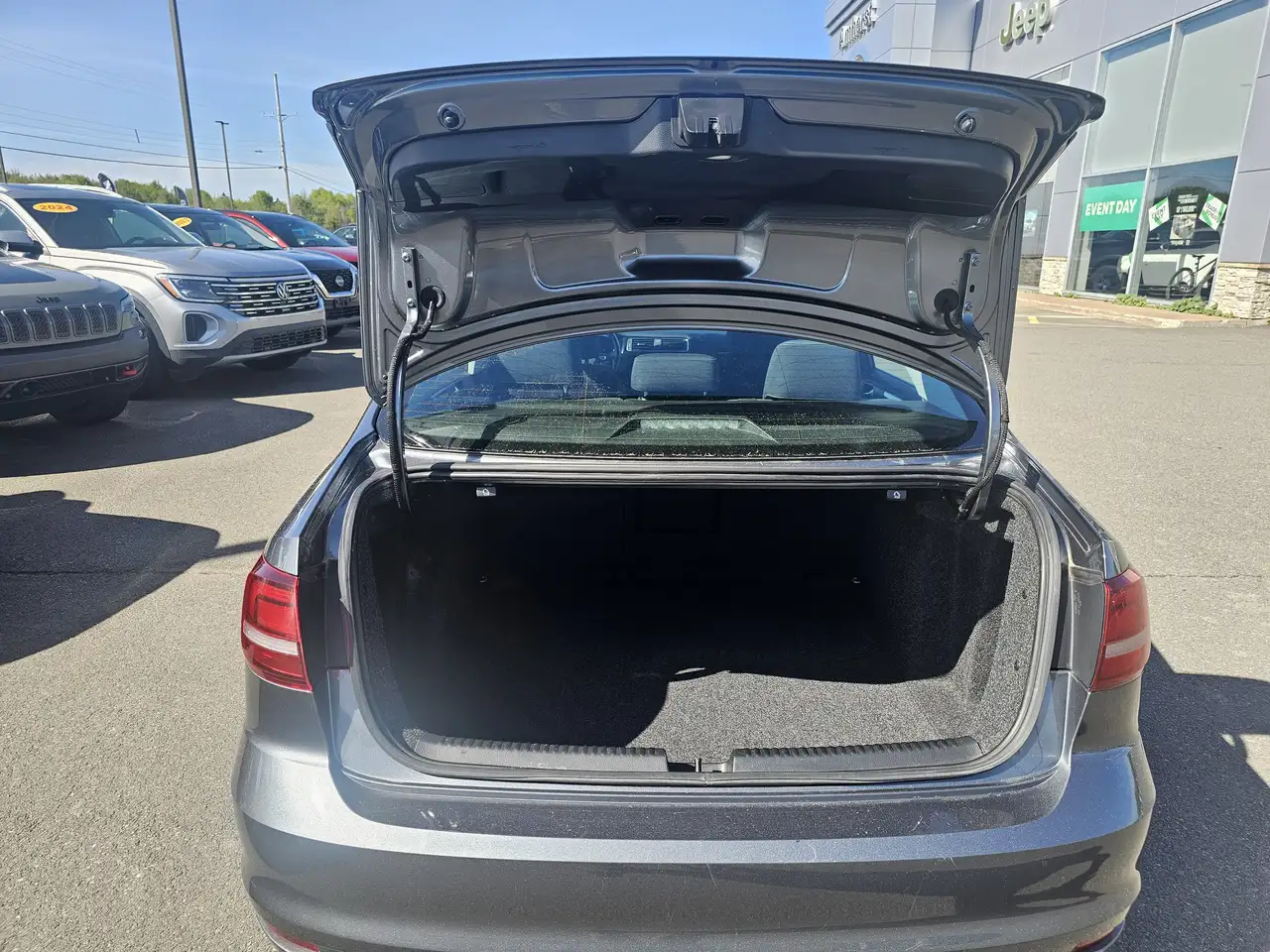 Volkswagen Jetta снимка Volkswagen Jetta