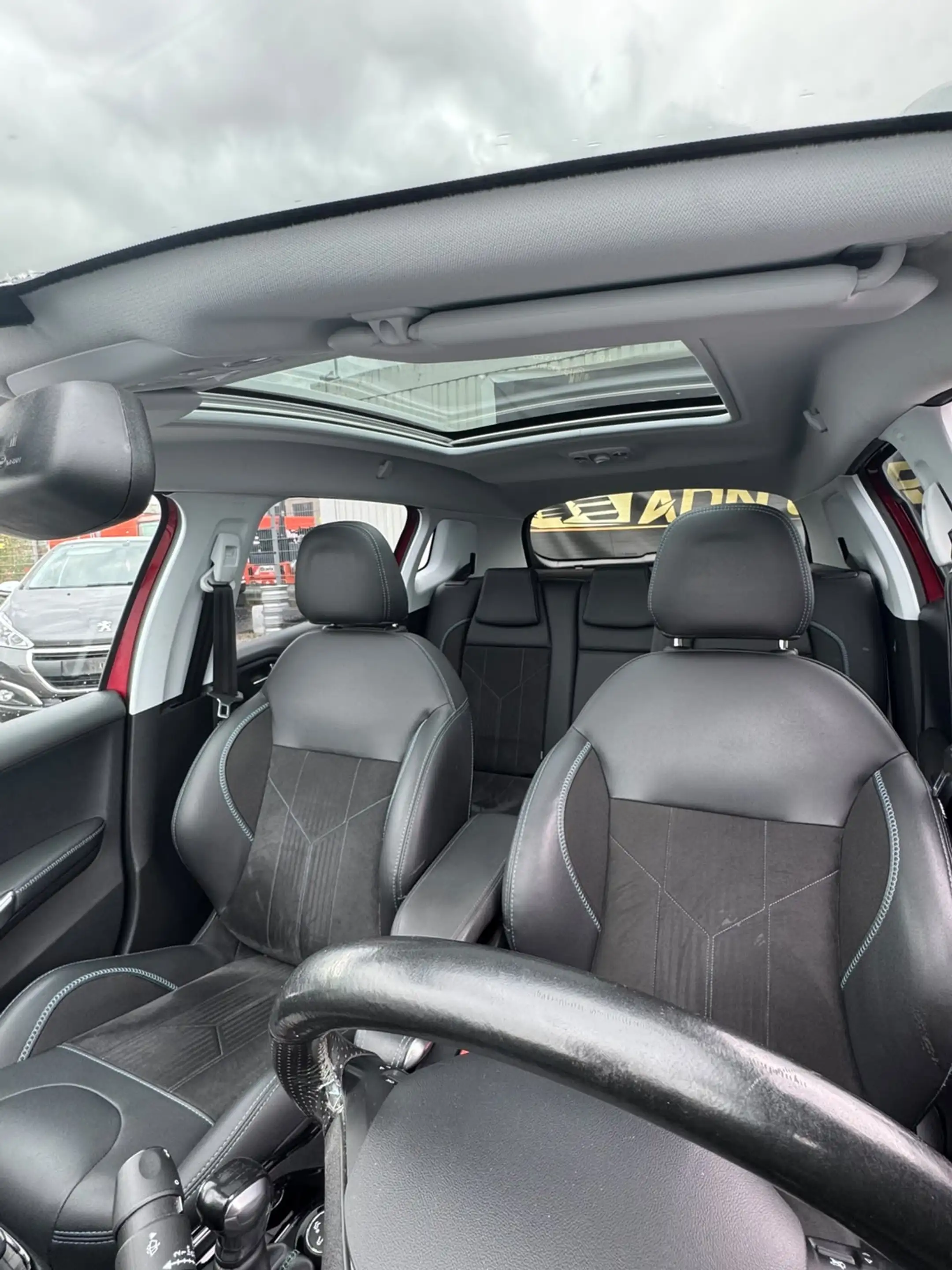 Peugeot 2008 2008 1.6 BlueHDi Style — photo 10