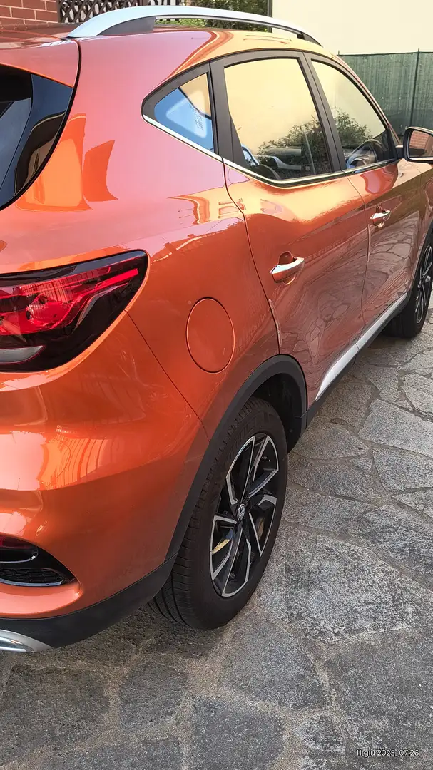 MG ZS 1.0 turbo luxury Arancione - 2