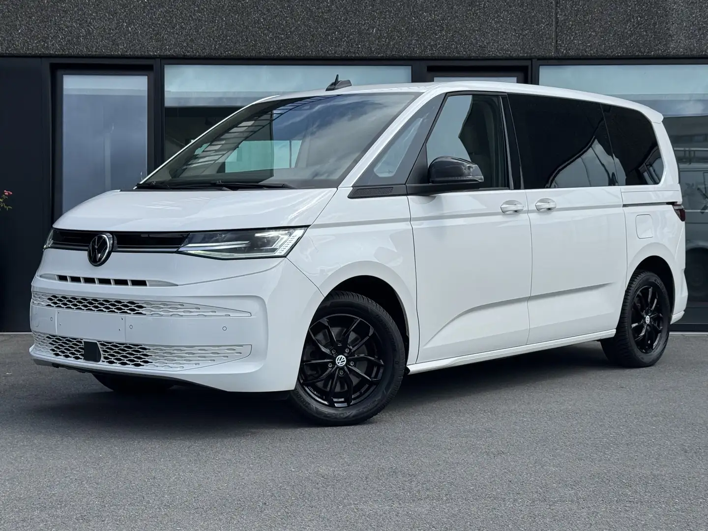 Volkswagen T7 Multivan 1.5 TSI DSG AUTOMAAT - 7 PL. | GPS + CAMERA + PANO Wit - 1