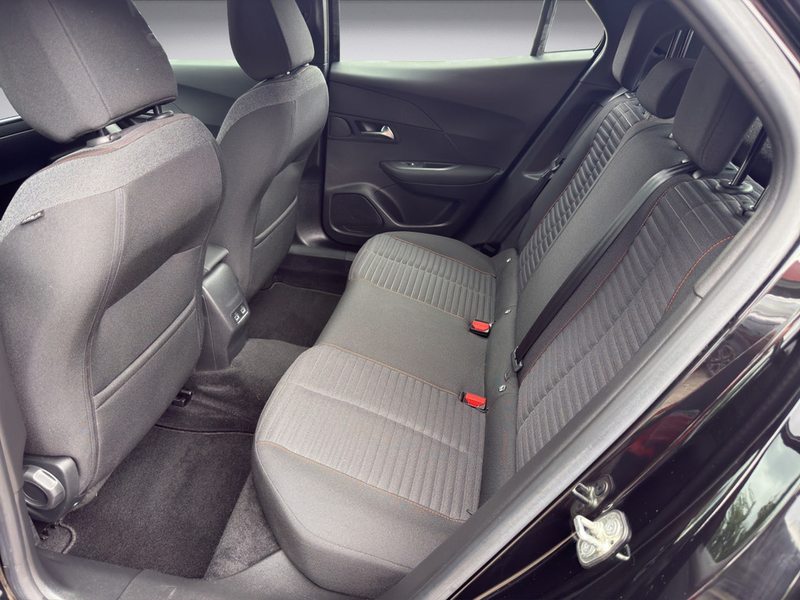 Peugeot e-2008 — photo 12