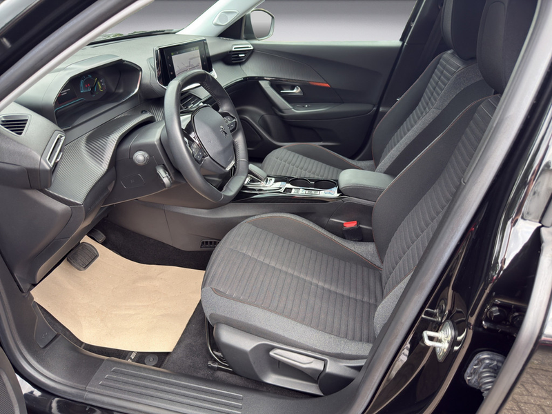 Peugeot e-2008 — photo 10