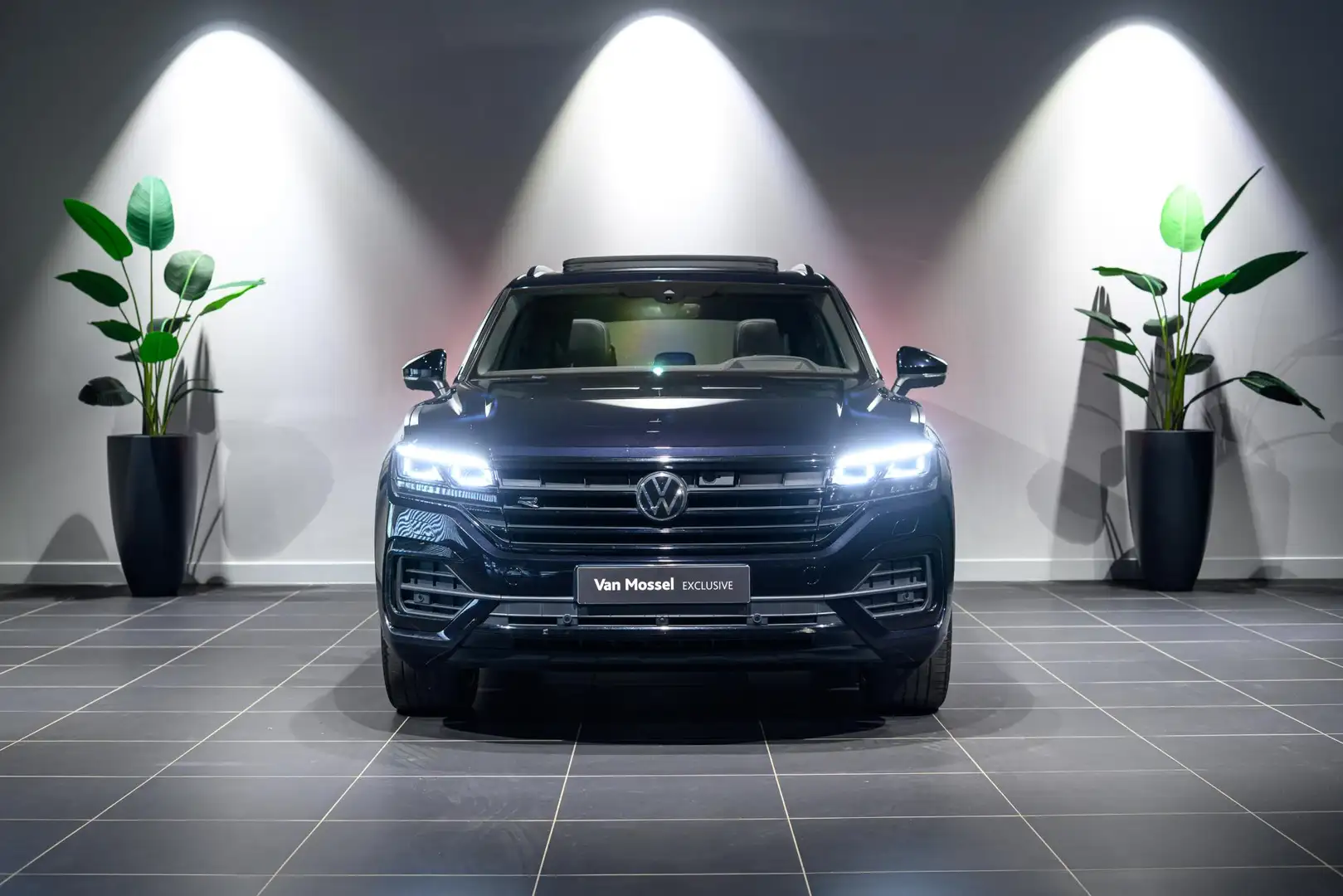 Volkswagen Touareg 3.0 TDI 210kW 4WD Auto Business R-Line Zwart - 2