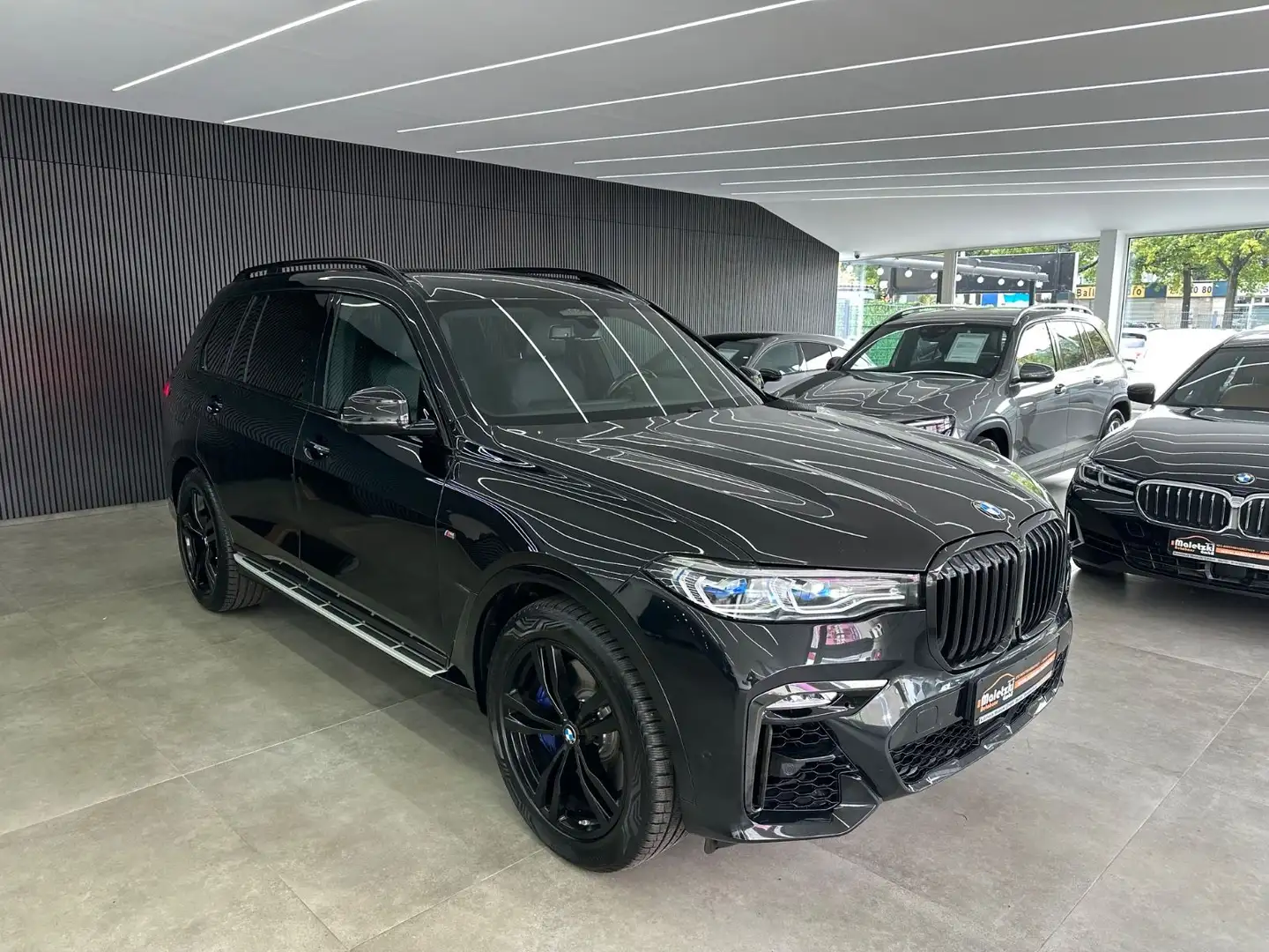 BMW X7 40d xDrive M Sport*6.Sitze*Lenk.Hz*360°Kam* Schwarz - 1