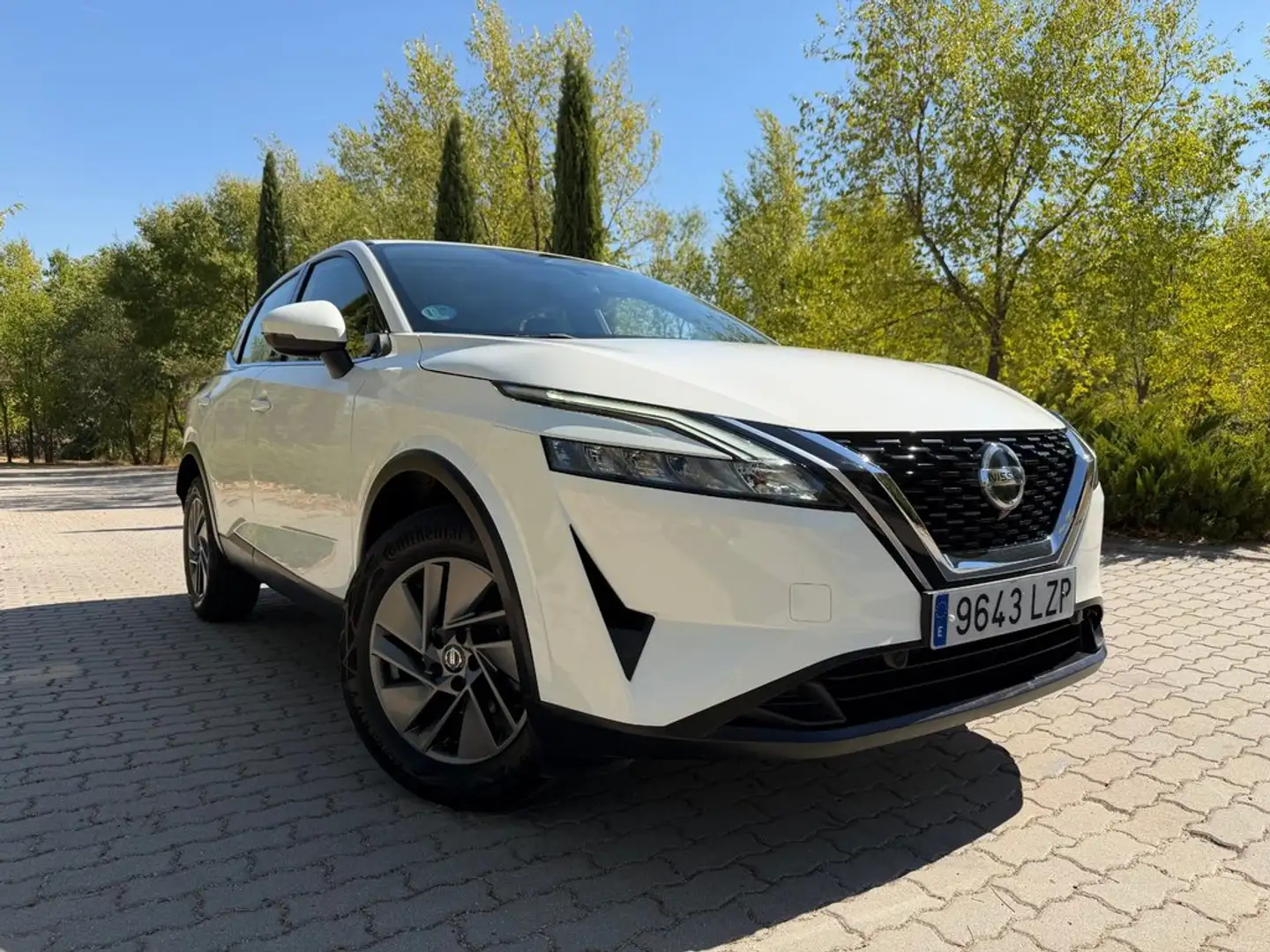 Nissan Qashqai DIG-T 116kW (158CV) mHEV Xtronic Acenta Weiß - 2