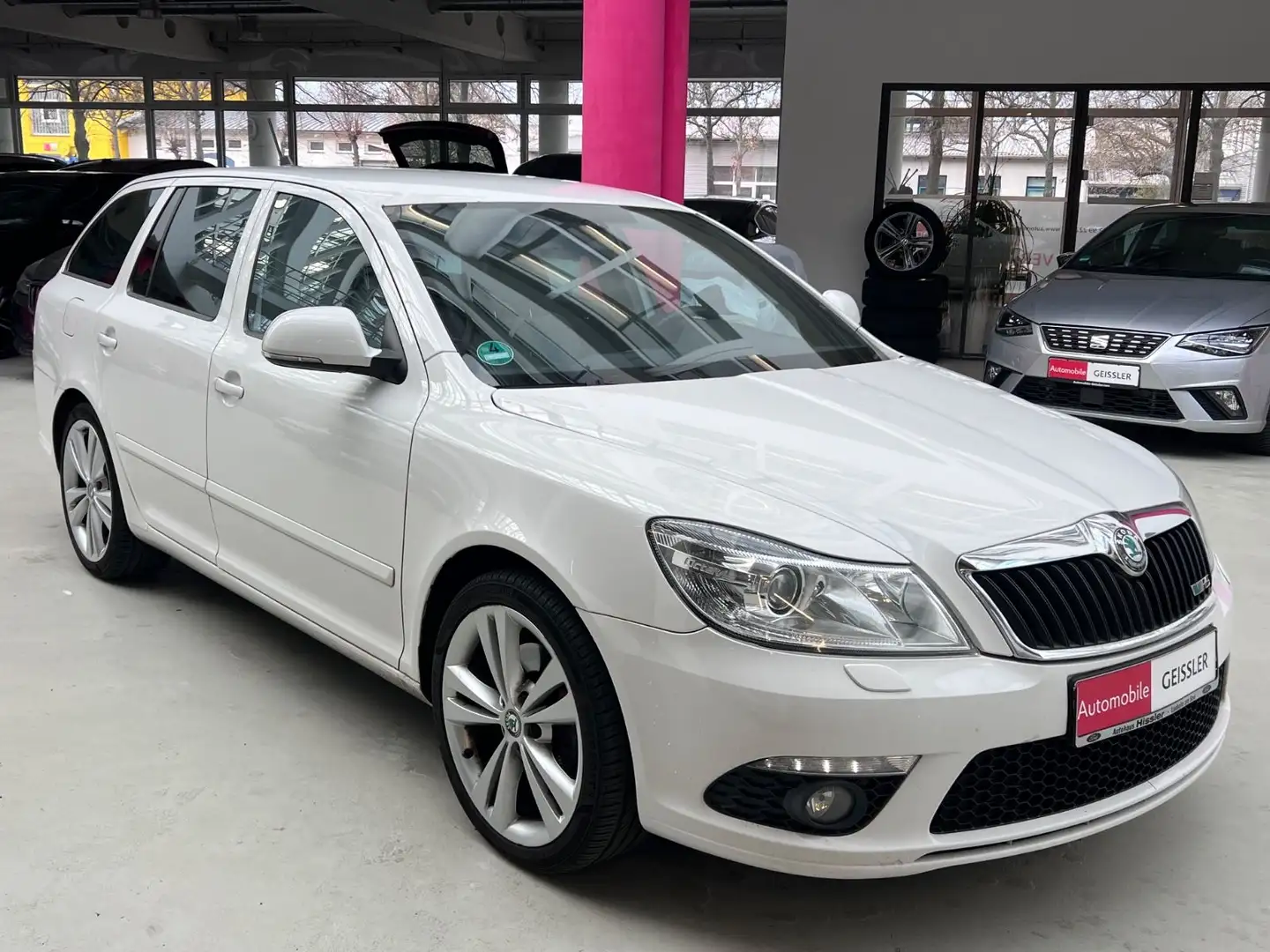 Skoda Octavia Combi RS Blanc - 2
