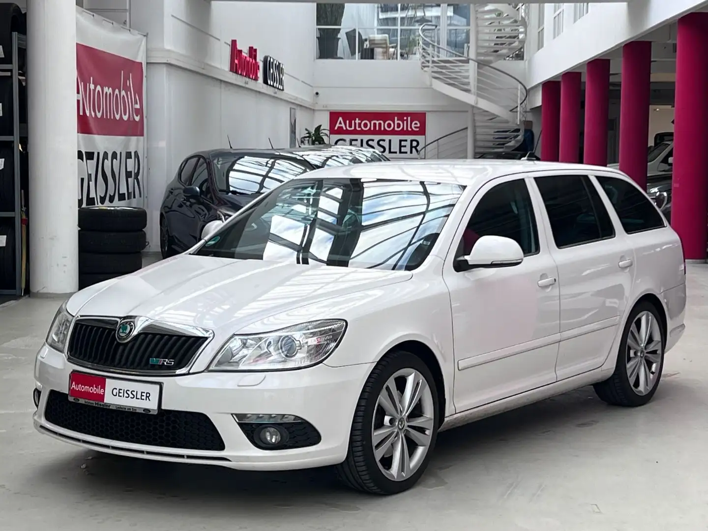 Skoda Octavia Combi RS Blanc - 1