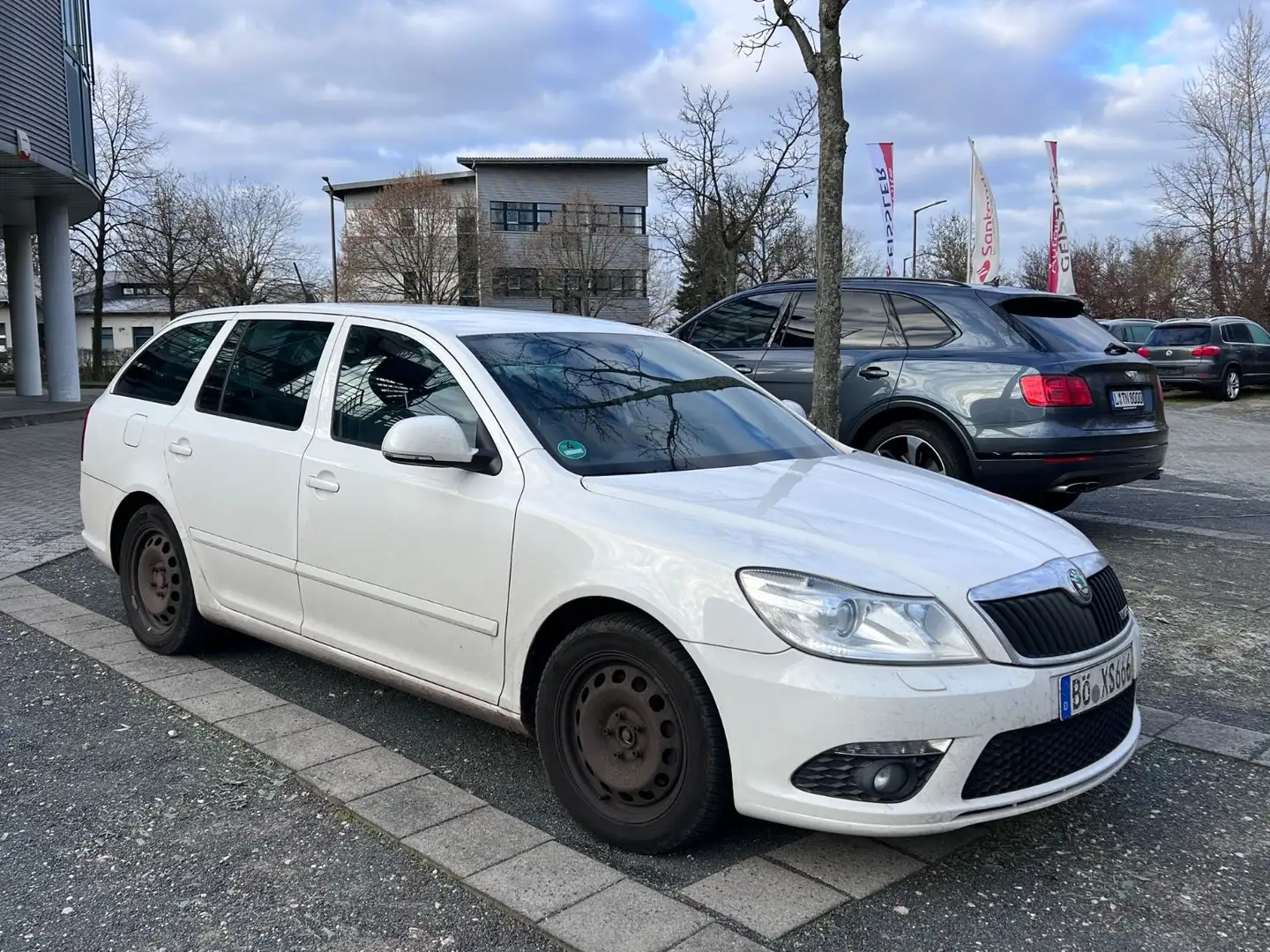 Skoda Octavia Combi RS Weiß - 2