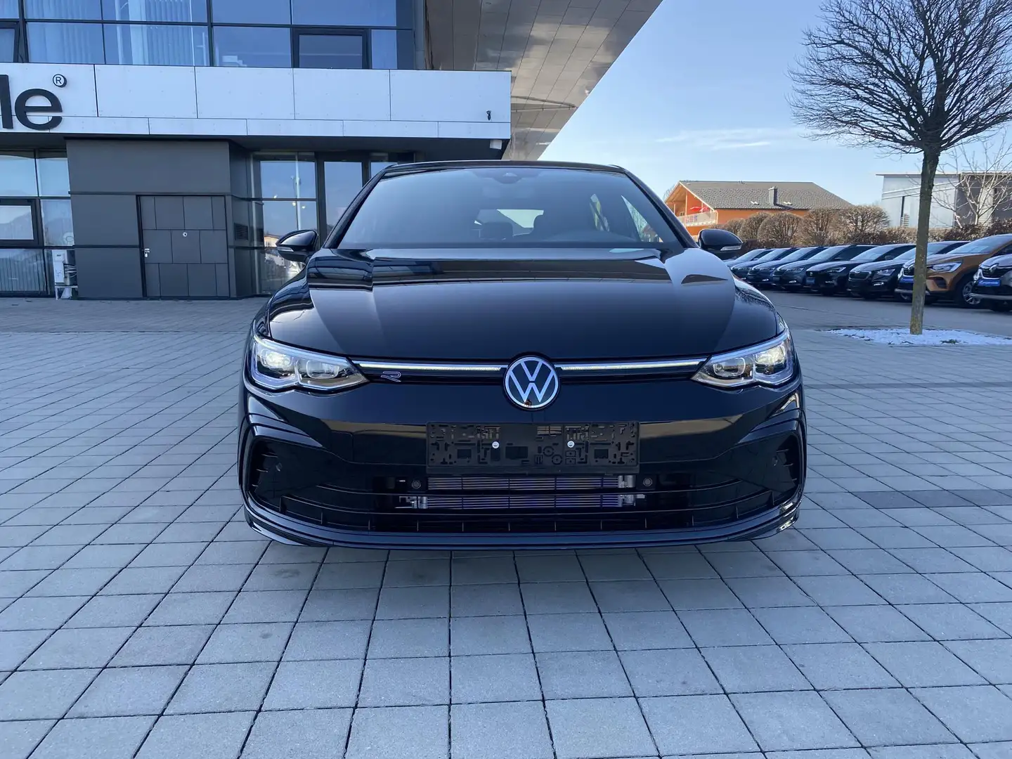 Volkswagen Golf R-Line (D4) 1.5 eTSI 150 7-G DSG, NAVI, LED-Plu... Schwarz - 2