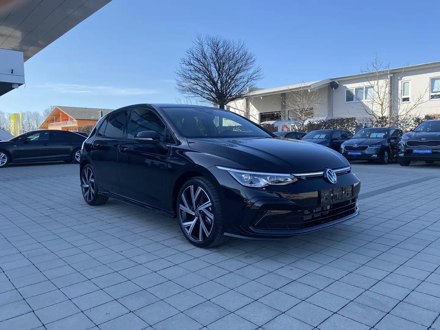 Volkswagen Golf R-Line (D4) 1.5 eTSI 150 7-G DSG, NAVI, LED-Plu... Schwarz - 1
