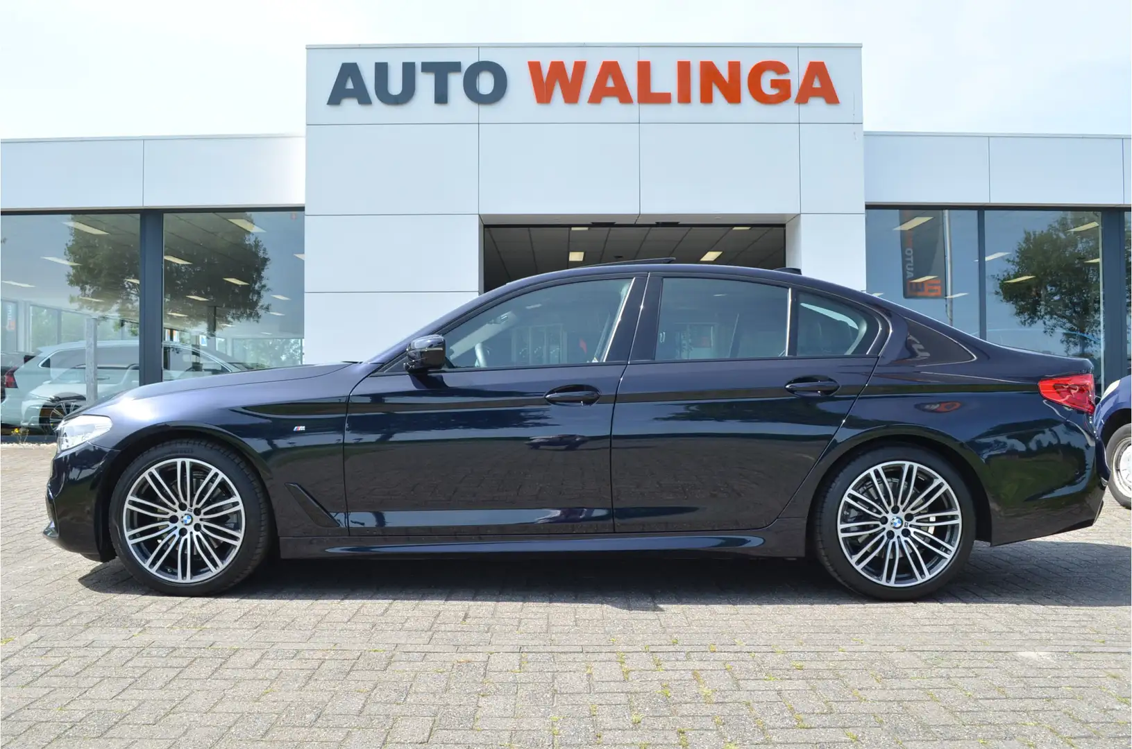 BMW 520 5-serie 520i M Pakket Opendak | Head-up display | Schwarz - 2