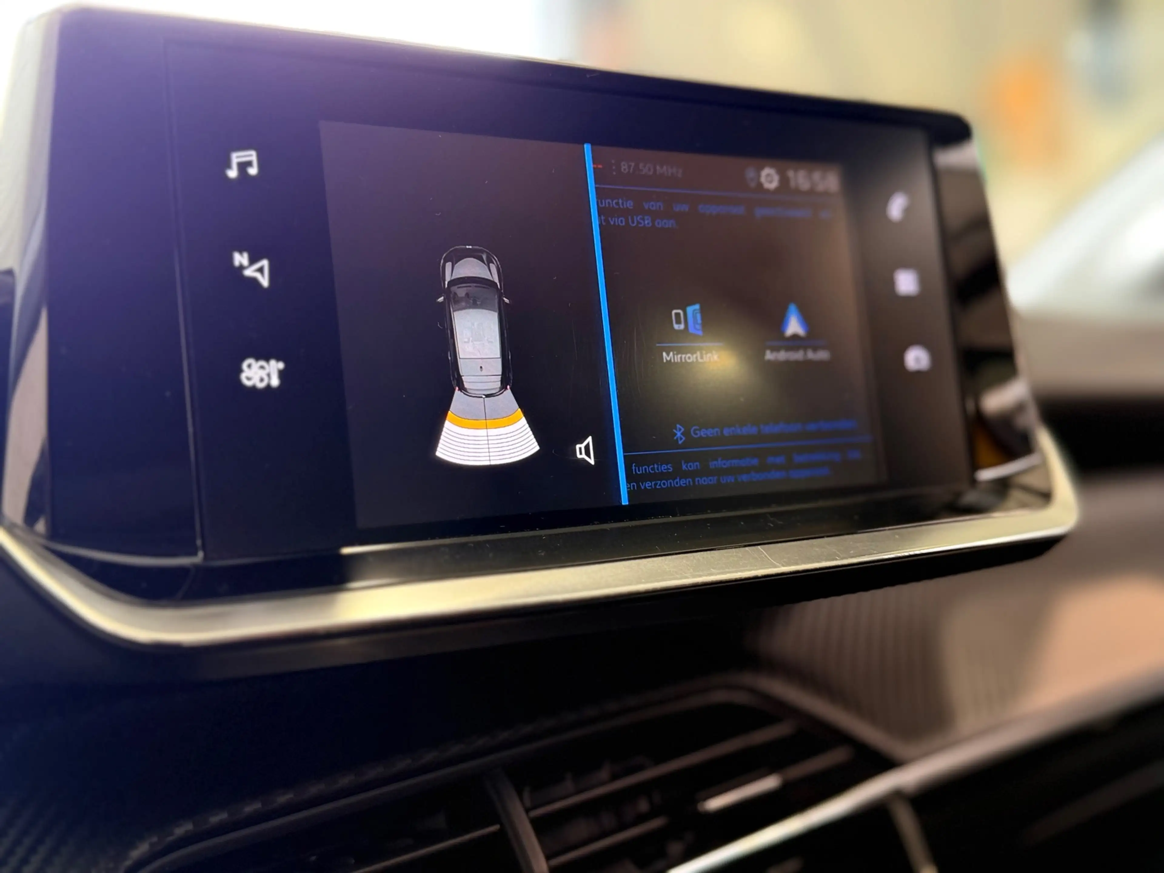 Peugeot 208 1.2 PureTech Active Pack — photo 14