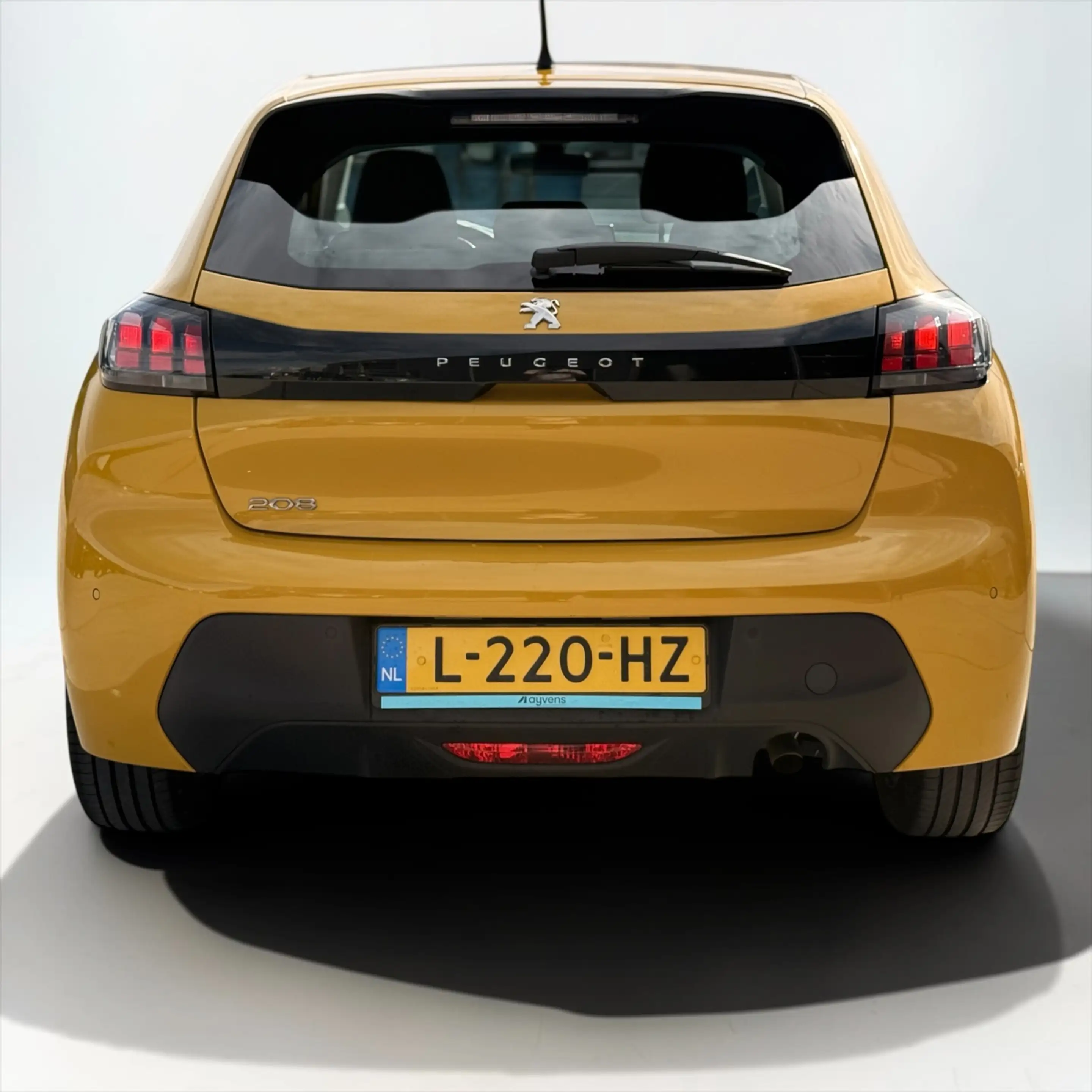 Peugeot 208 1.2 PureTech Active Pack — photo 6