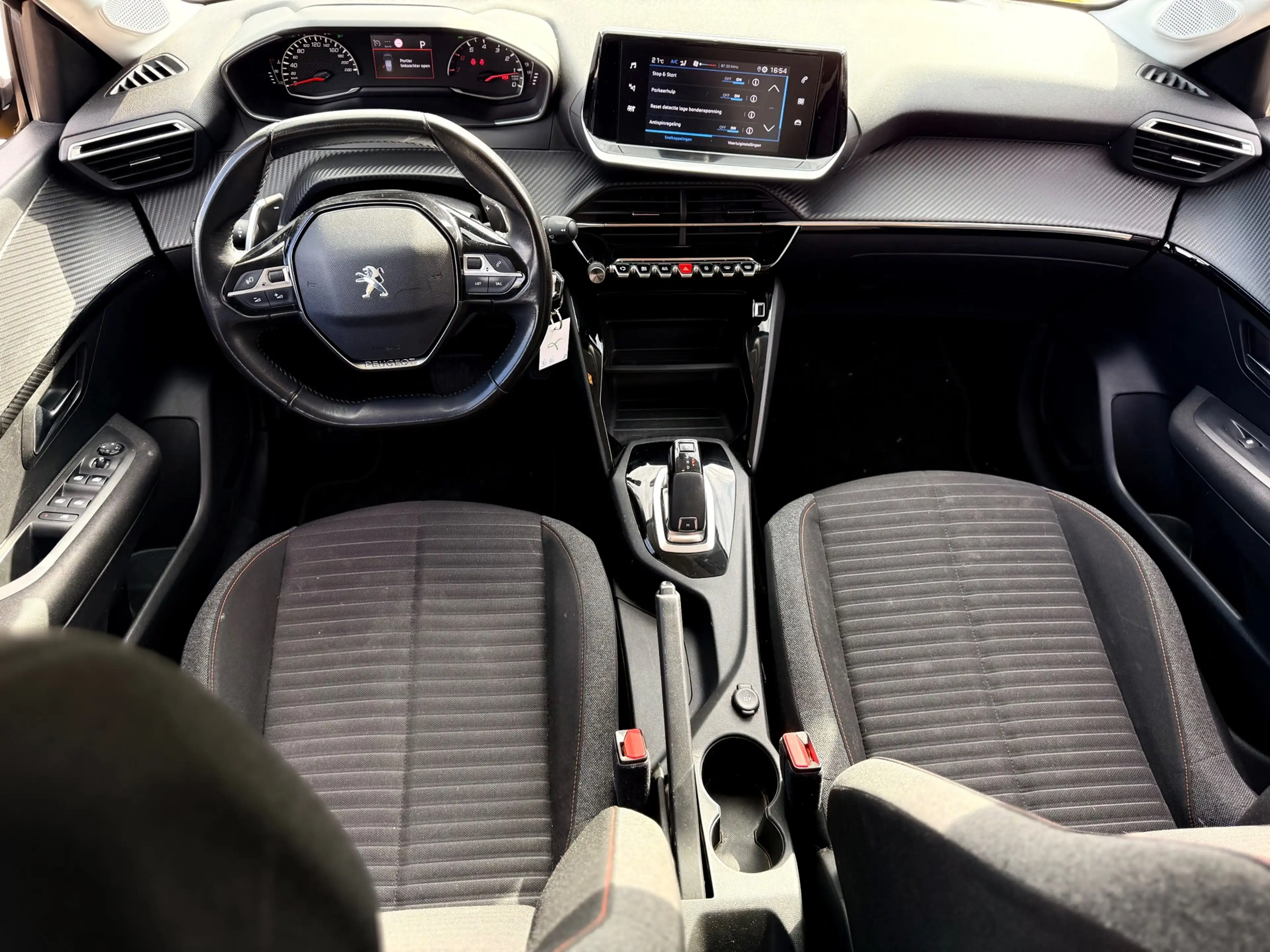 Peugeot 208 1.2 PureTech Active Pack — photo 13