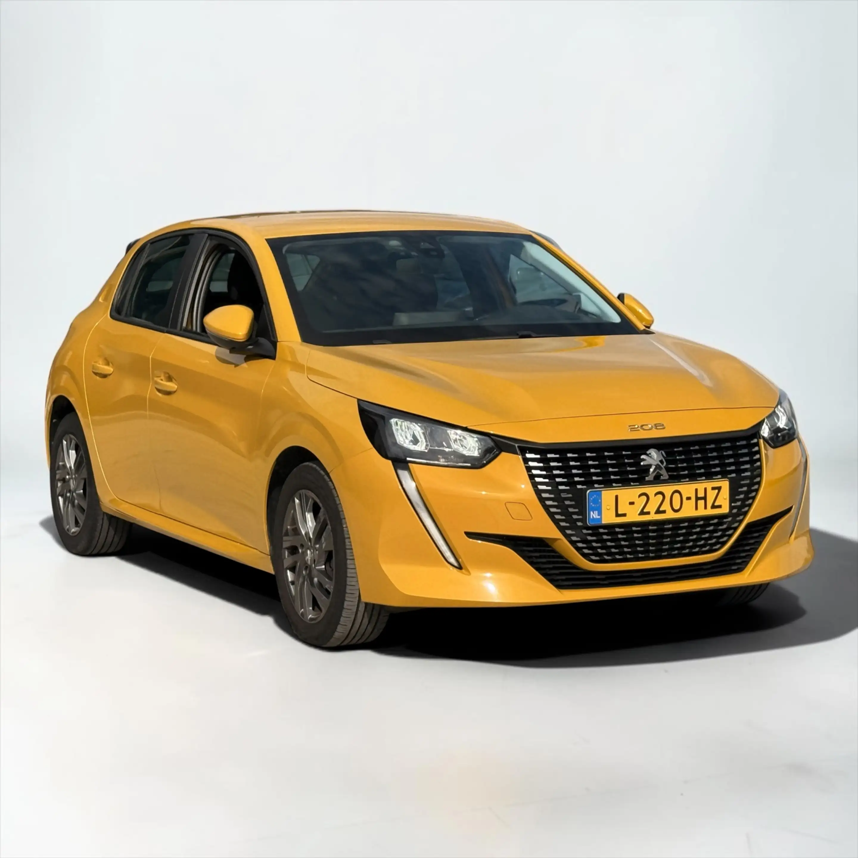 Peugeot 208 1.2 PureTech Active Pack — photo 10