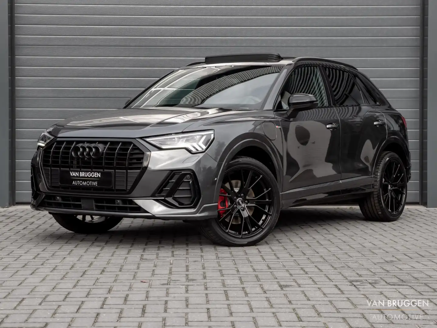 Audi Q3 45 TFSI E S-Line Pano SONOS 360 Sfeer ACC 20" Keyl Grijs - 1