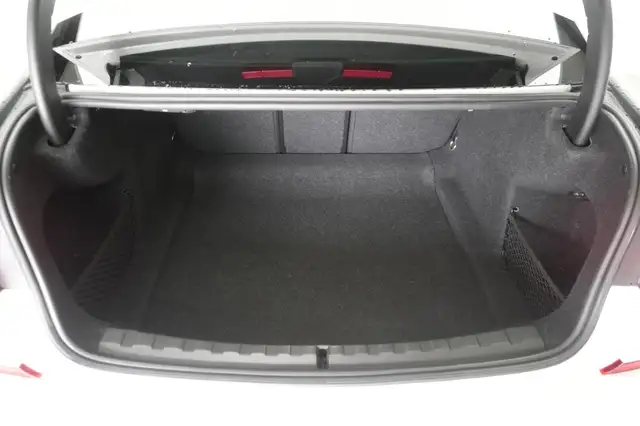 BMW 3 Series view 7
