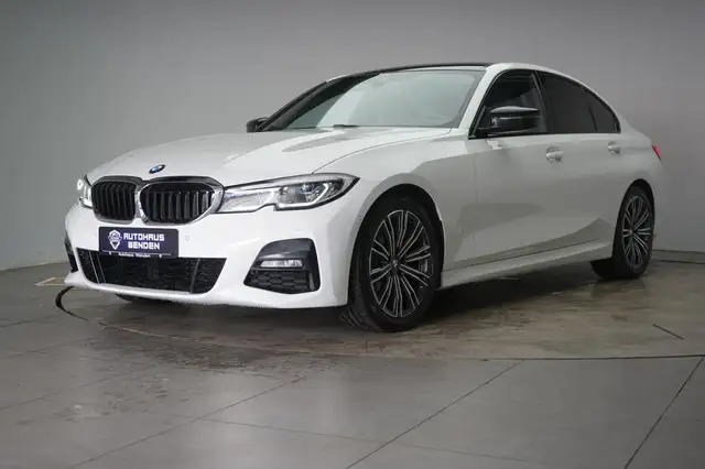 BMW 3 Series view 3