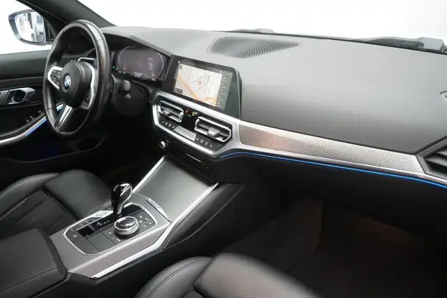 BMW 3 Series view 13