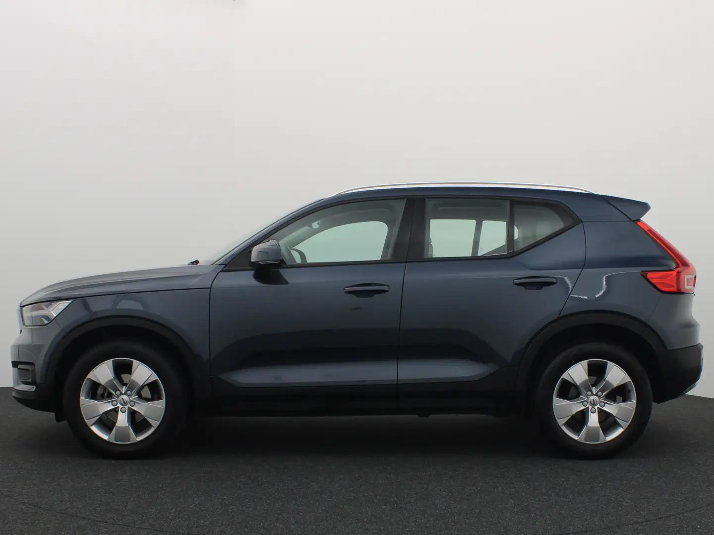 Volvo XC40 1.5 T3 Business Pro AUTOMAAT / TREKHAAK / FULL LED Blau - 2