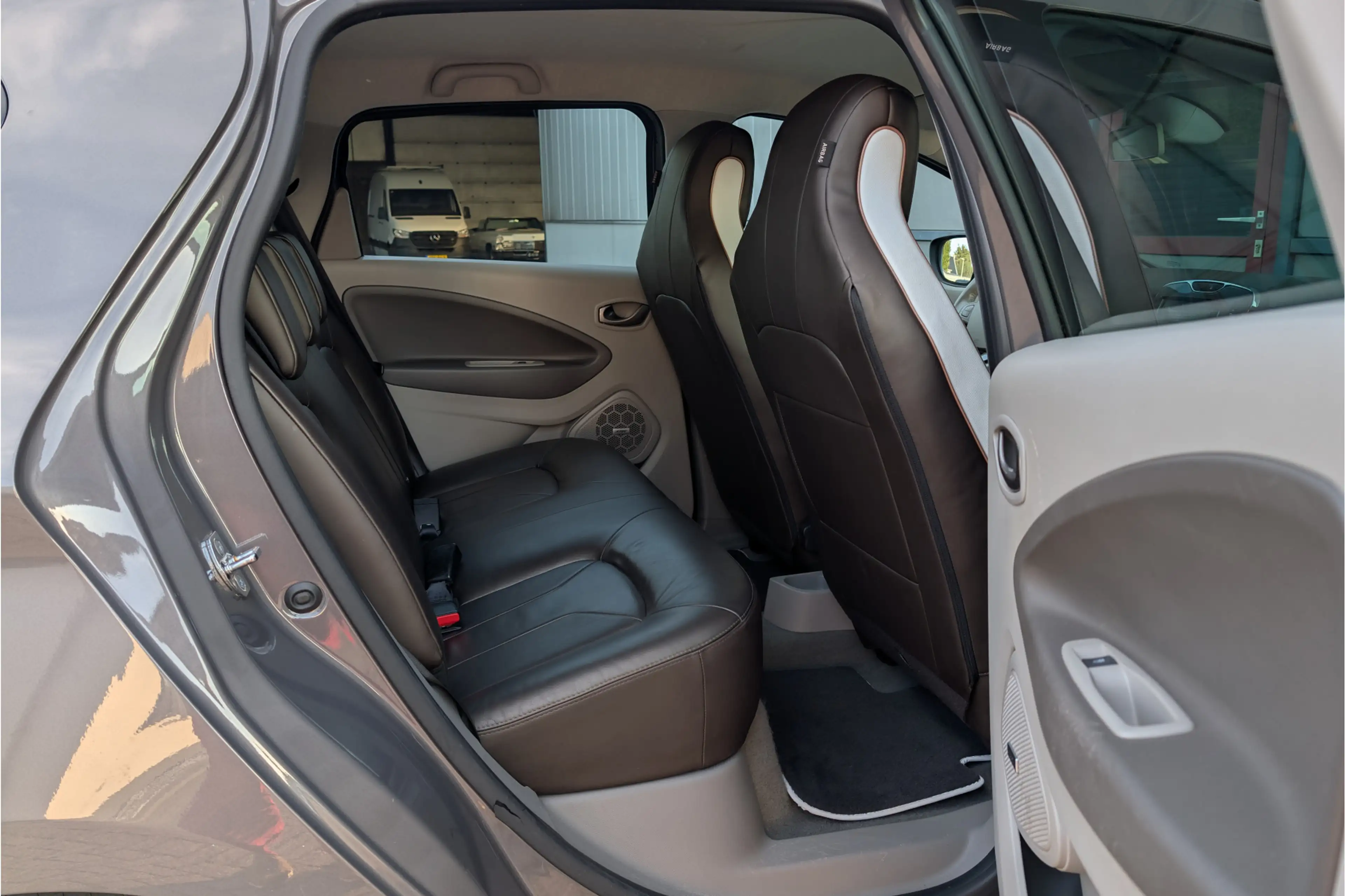 Renault ZOE R90 Bose 41kWh KOOPACCU SOH 87% 3-Fase — photo 45